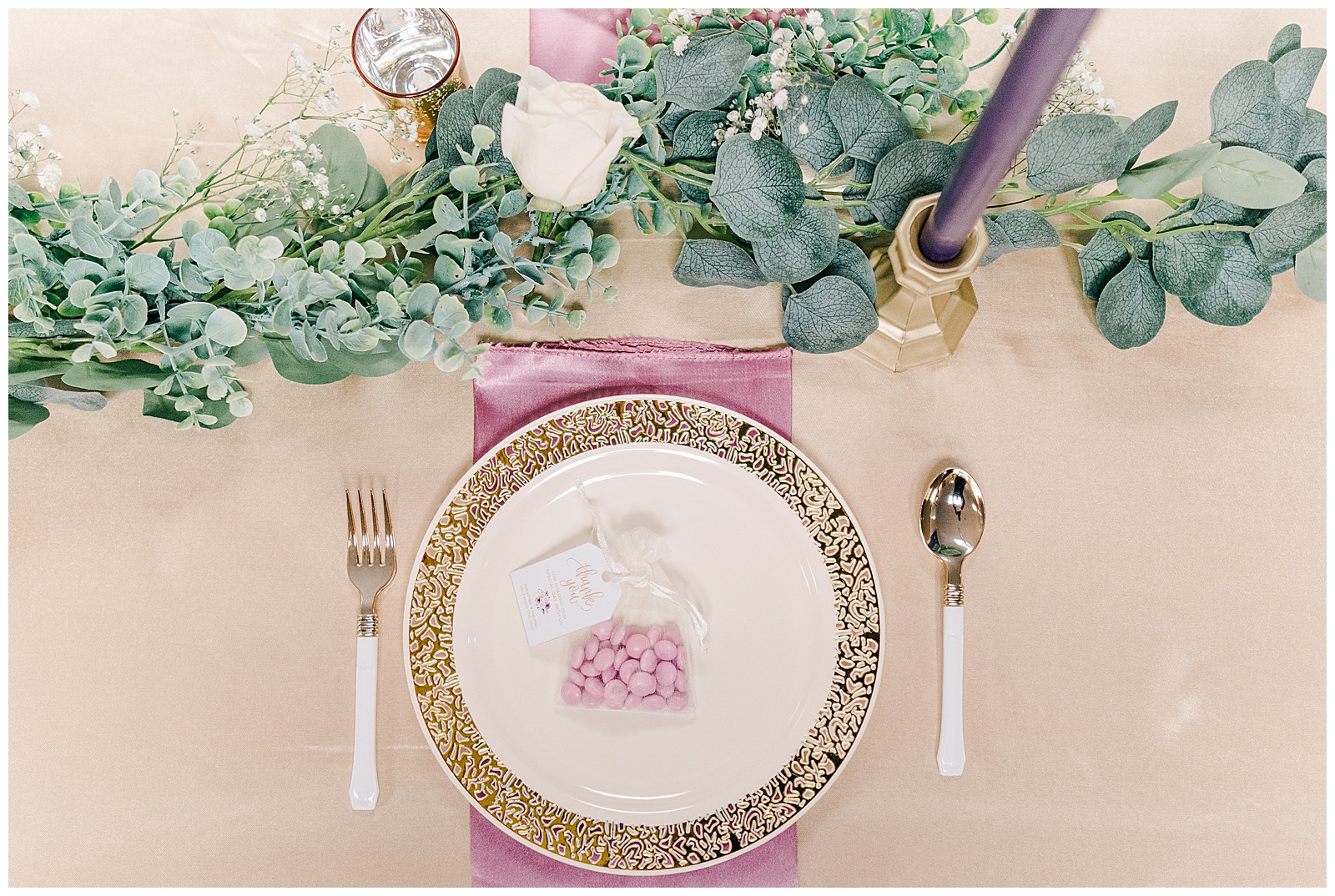 Gold and pink reception details